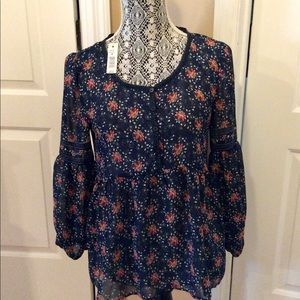 New MAX STUDIO Semi - sheer LS Navy Top